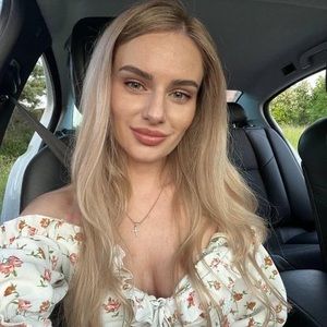 Meet your Posher, Alla